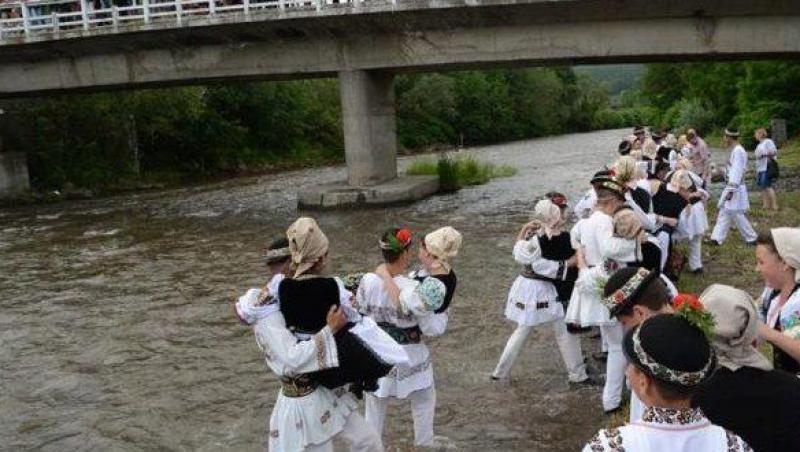 Ce sunt Rusaliile - tradiții și superstiții pentru fericire în Duminica Rusaliilor