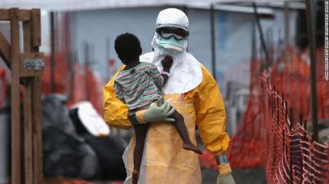 Ebola, un pericol care se extinde: Un copil în vârstă de cinci ani a murit din cauza bolii cumplite