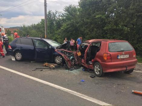 Două persoane au murit și o alta a fost rănită grav într-un accident rutier produs pe DN 66, în Hunedoara
