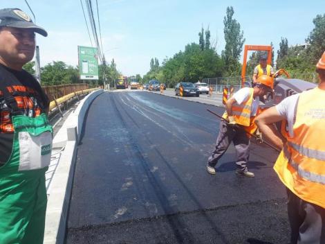 Primăria Capitalei: Consolidarea podului Străuleşti s-a finalizat, în prezent se lucrează la infrastructura podului