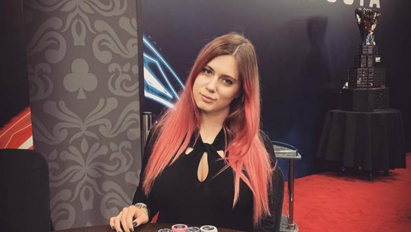 Cea mai sexy jucătoare de poker a fost găsită moartă în baia din locuința ei! Cum i-a fost descoperit trupul neînsuflețit și care ar fi cauza morții - Foto