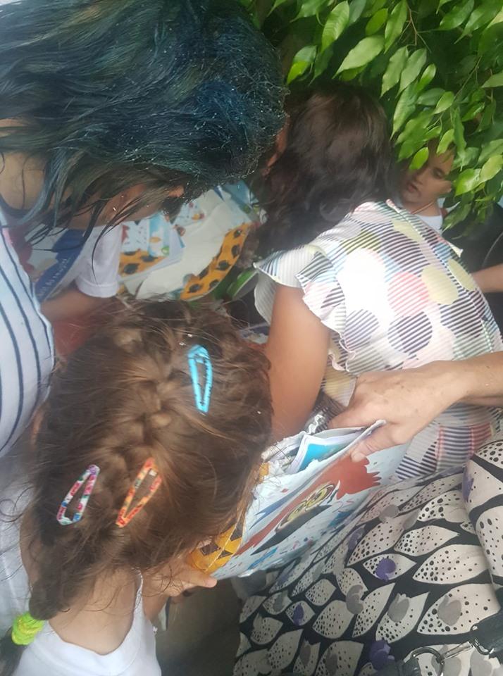 Zeci de copii şi părinţi, abandonaţi &icirc;n furtună, &icirc;n timpul unei serbări! Directorul instituției: &rdquo;Mi-am cerut scuze!&rdquo;