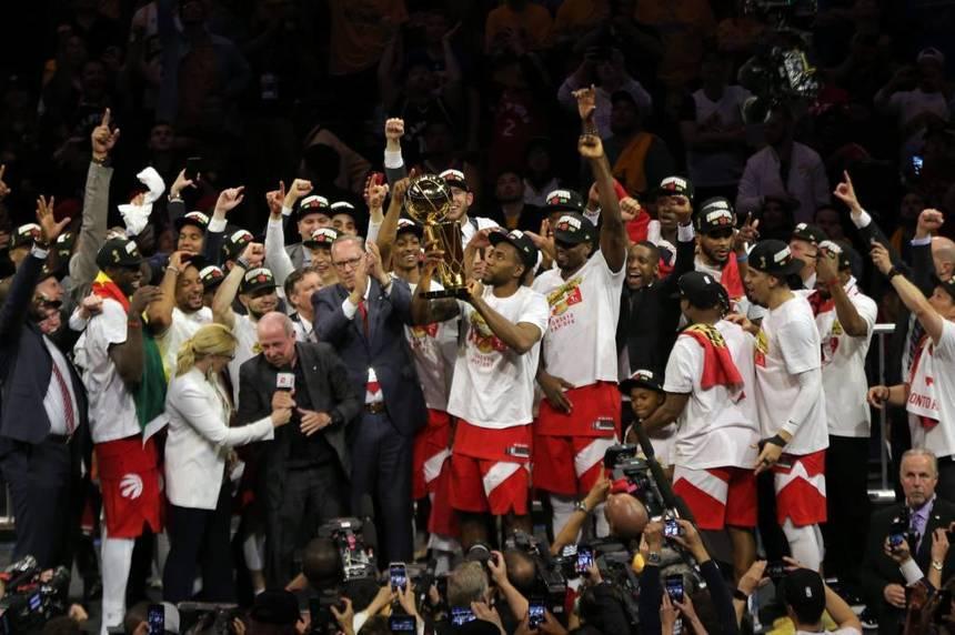 Toronto Raptors, primul titlu &icirc;n NBA. Larry O'Brien NBA Championship Trophy părăseşte pentru prima dată SUA