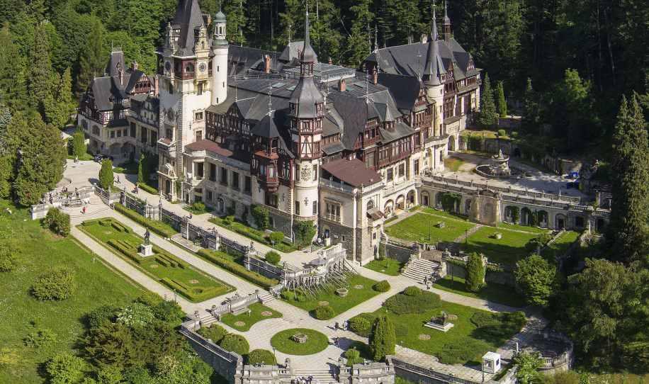 Statul rom&acirc;n vrea să cumpere Castelul Peleş