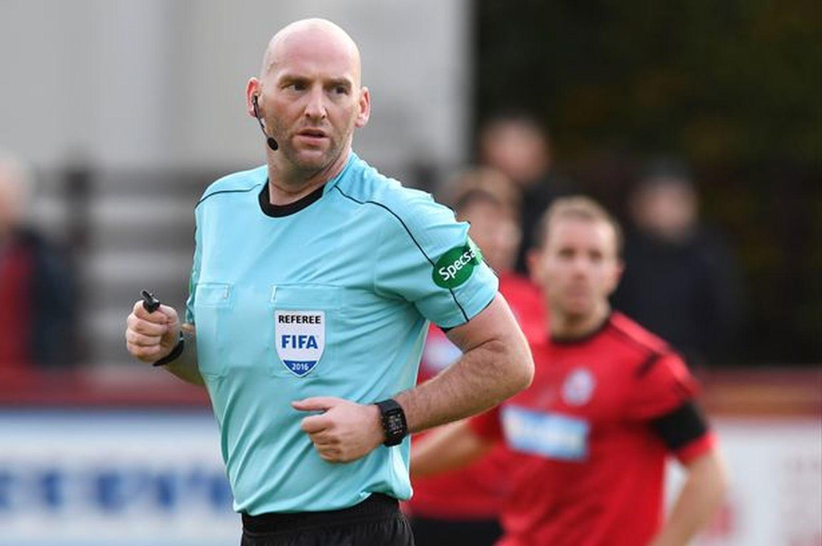 Scoţianul Bobby Madden arbitrează meciul de debut al Rom&acirc;niei la CE de tineret