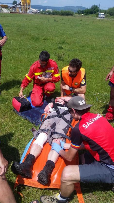 Sibiu: Turistul ceh rănit în Munţii Făgăraşului, preluat de elicopterul SMURD. Bărbatul e în stare gravă