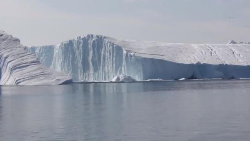 Groenlanda a pierdut peste două miliarde de tone de gheaţă, adică aproape jumătate din teritoriul său, într-o singură săptămână!