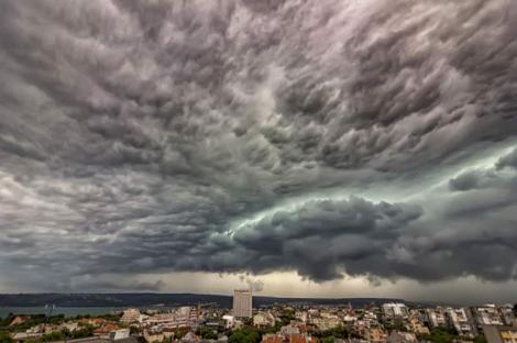 Furtunile vor lovi România din nou! Zonele afectate, în următoarele zile