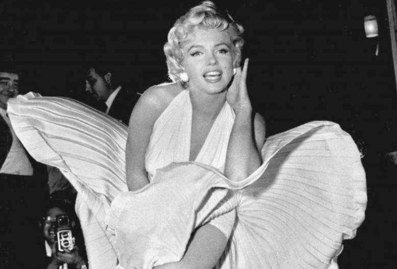 O statuie reprezent&acirc;nd-o pe Marylin Monroe la Hollywood a dispărut