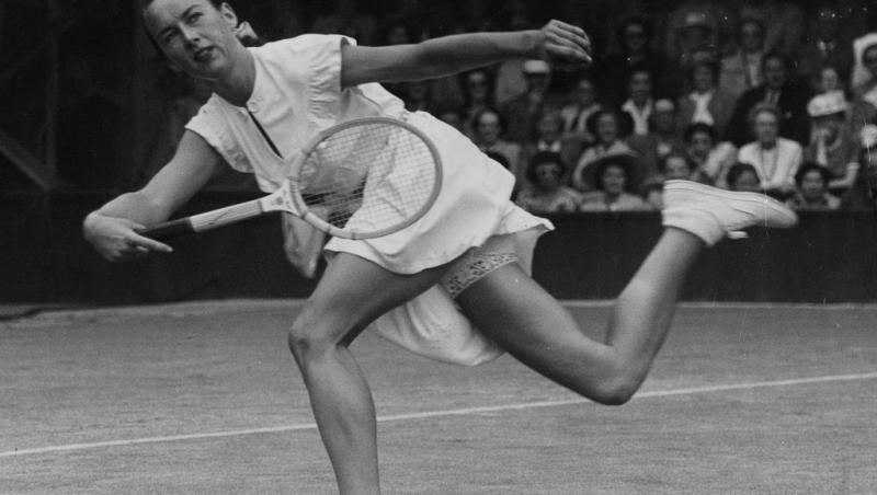 O rochie mini, un chilot sexy și un loc în istorie! Gussie Moran, regina controverselor în moda tenisului feminin, de 70 de ani! N-a detronat-o nici Serena Williams - Foto