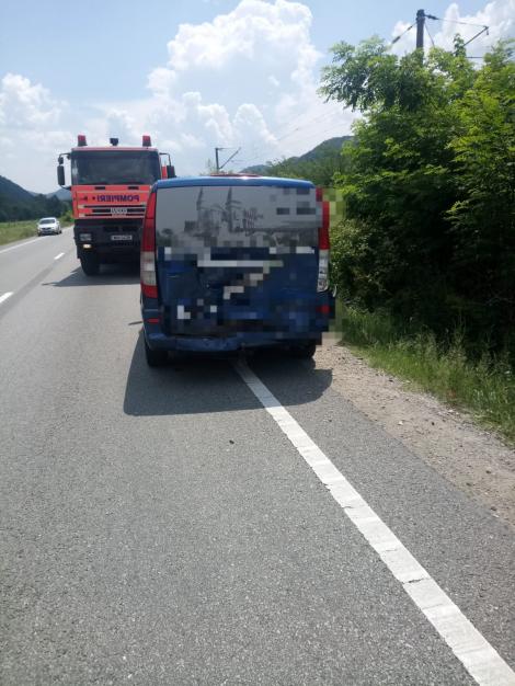 Plan roşu de intervenţie în urma unui accident rutier în care au fost implicate 13 persoane, în Caraş-Severin