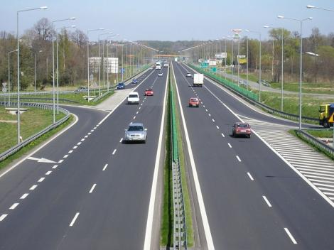 Trei oferte au fost depuse pentru elaborarea studiului de fezabilitate şi a proiectului tehnic pentru drumul expres Craiova – Târgu Jiu