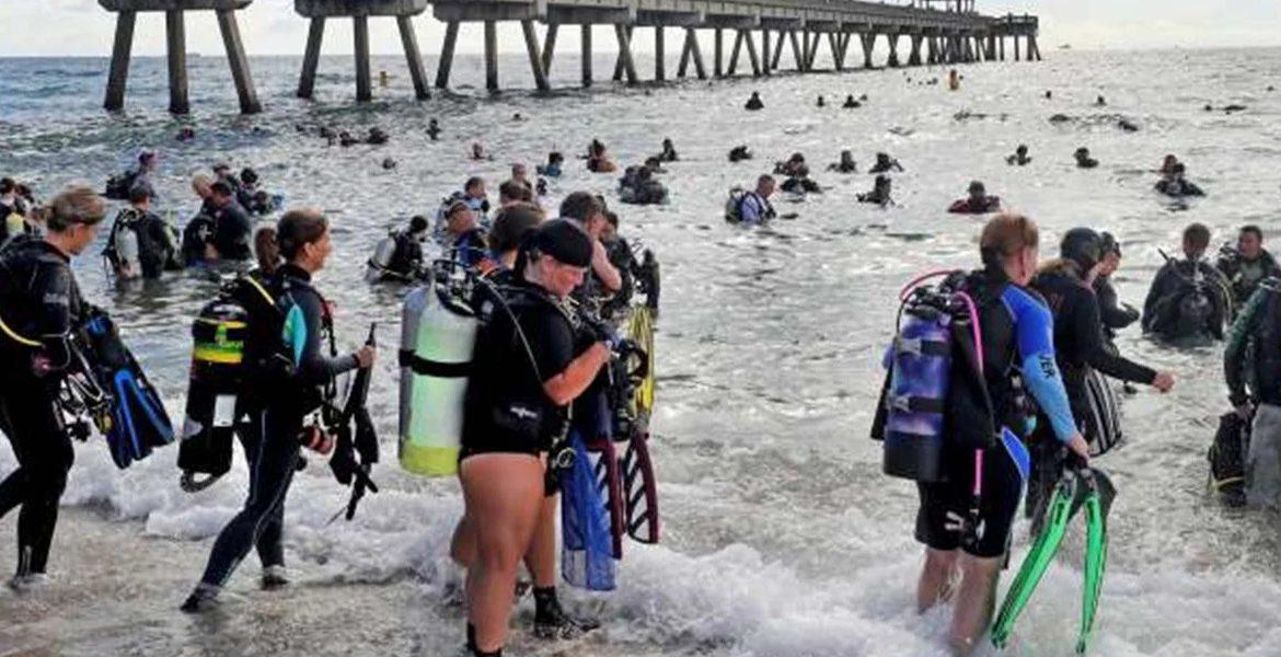 Recordul mondial care &icirc;ți va reda &icirc;ncrederea &icirc;n oameni: ce au făcut 633 de scafandri