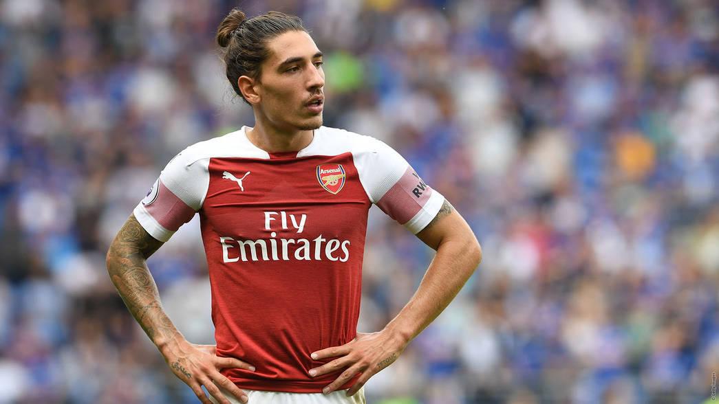 Hector Bellerin s-a trasformat &icirc;n fotomodel! A defilat pentru casa Louis Vuitton la Săptăm&acirc;na Modei de la Paris