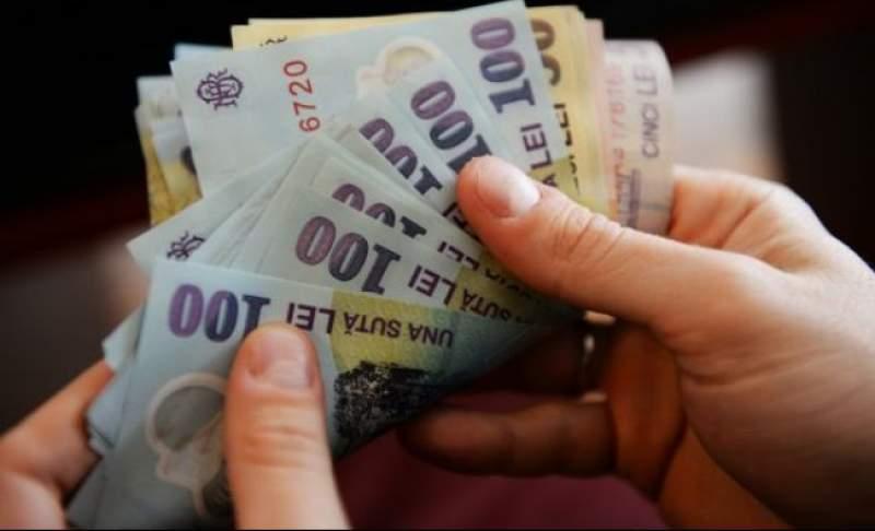 Se dau bani de la stat! Persoanele care angajează elevi și studenți, pe perioada vacanței, pot primi sute de lei