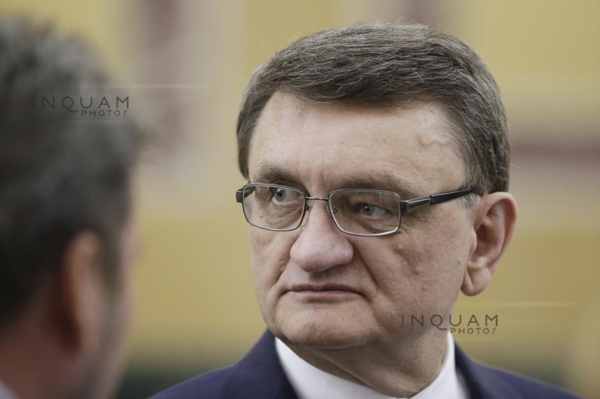 Mandatul lui Victor Ciorbea de Avocat al Poporului s-a terminat. Cine s-ar putea să &icirc;i ia locul