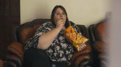 O femeie care cântărește 222 de kilograme și-a planificat propria înmormântare, de teamă că obezitatea o va ucide: ”Mi-e frică de viitor”