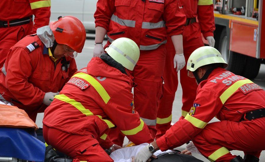 Un microbuz cu 11 persoane la bord, implicat &icirc;ntr-un accident &icirc;n Prahova! Trei persoane au fost rănite