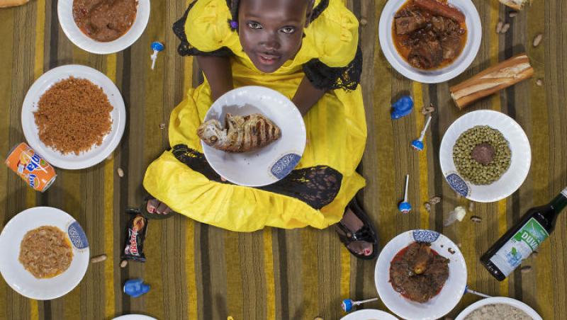 Banane, cereale, sfeclă și orez! Al tău ce mănâncă? Cum arată mesele copiilor din întreaga lume (Foto)
