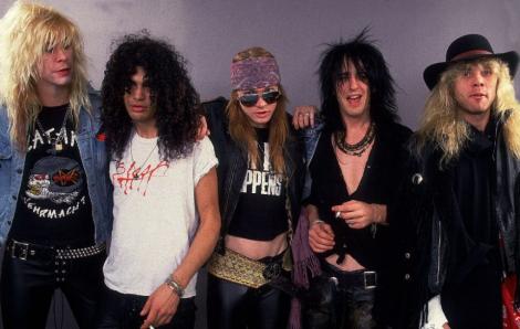 Fanii Guns'n'Roses, în stare de șoc! S-a înjunghiat în abdomen: „Din cauza drogurilor a recurs la acest gest”