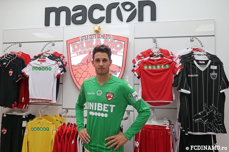 Dinamo Bucureşti l-a transferat pe portarul Riccardo Piscitelli, de la Carpi