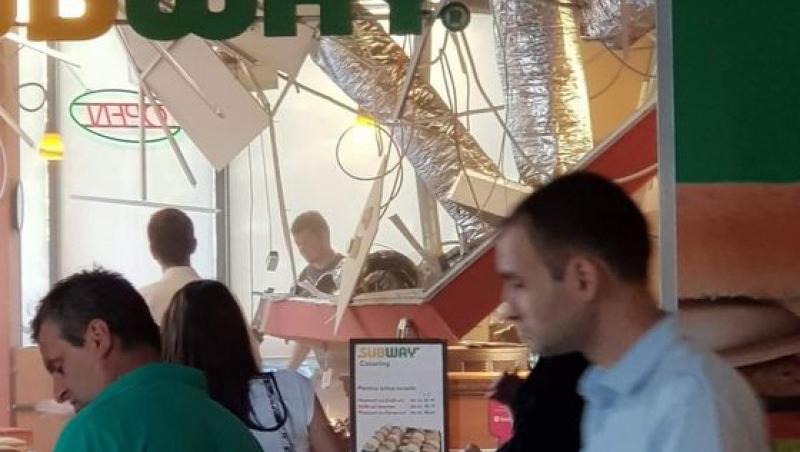 Imagini șocante într-un mall din Iași. Tavanul unui restaurant s-a prăbușit