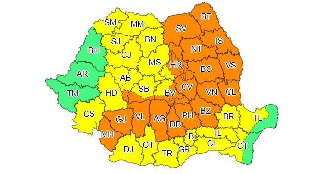 Ploile torenţiale şi vijeliile vor continua p&acirc;nă joi dimineaţă. Cantităţile de apă pot ajunge la 80 de litri pe metru pătrat