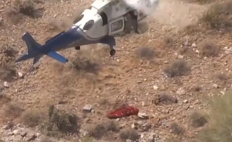 Salvare de coșmar, cu un elicopter! Targa pe care se afla pacienta s-a rotit ca o elice. Atenție, imagini tulburătoare! – Video