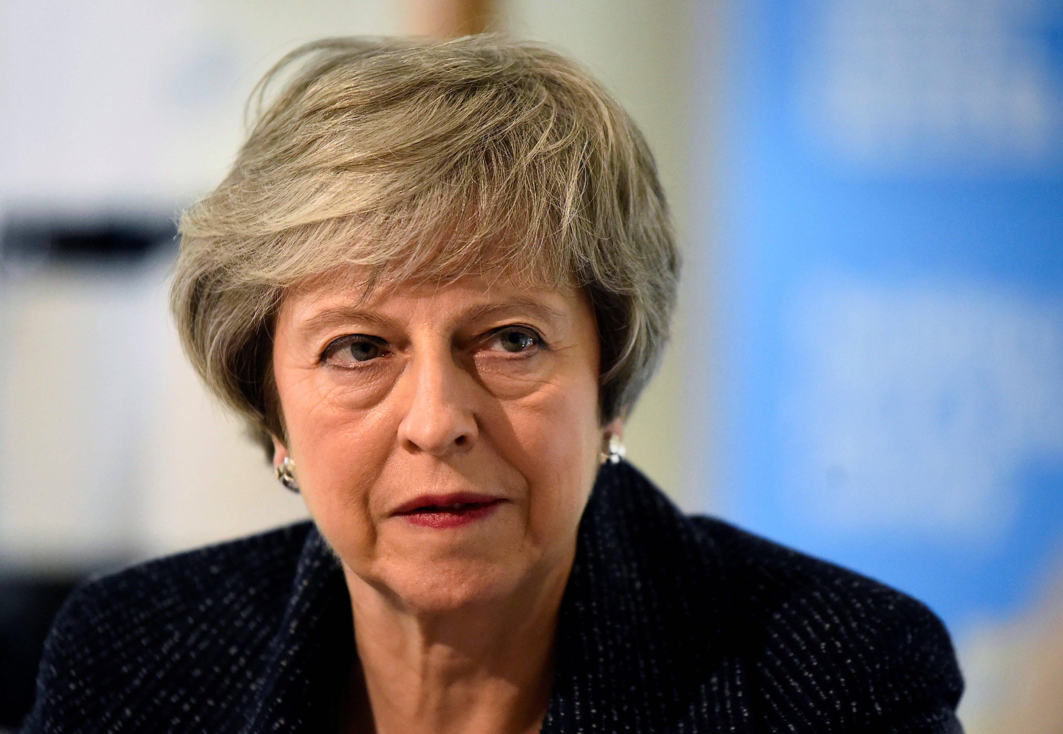 Theresa May va demisiona oficial vineri din funcţia de lider al Partidului Conservator şi din cea de prim-ministru