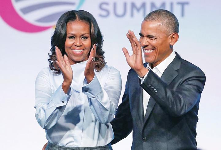 Barack şi Michelle Obama au semnat un acord cu cea mai cunoscută platformă de audio streaming pentru a produce o serie de podcast-uri