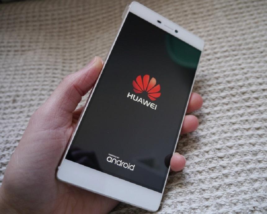 Aplicațiile Facebook, Instagram și WhatsApp  nu mai pot fi instalate pe telefoanele Huawei