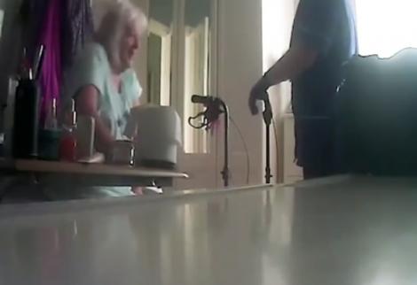 Au ascuns o cameră video în locuința bunicii lor de 86 de ani. Când au văzut ce se întâmpla acolo în lipsa lor, au trăit un șoc imens