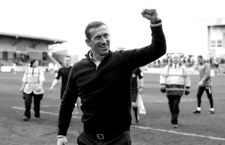 Doliu &icirc;n lumea fotbalului! A murit un fost coleg al rom&acirc;nilor Gică Popescu și Ilie Dumitrescu