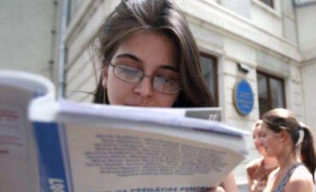 BAC 2019. Ecaterina Andronescu, revoltată &icirc;nainte de examenul la Limba Rom&acirc;nă: "Elevii mi-au scris pe Facebook cu greșeli gramaticale"