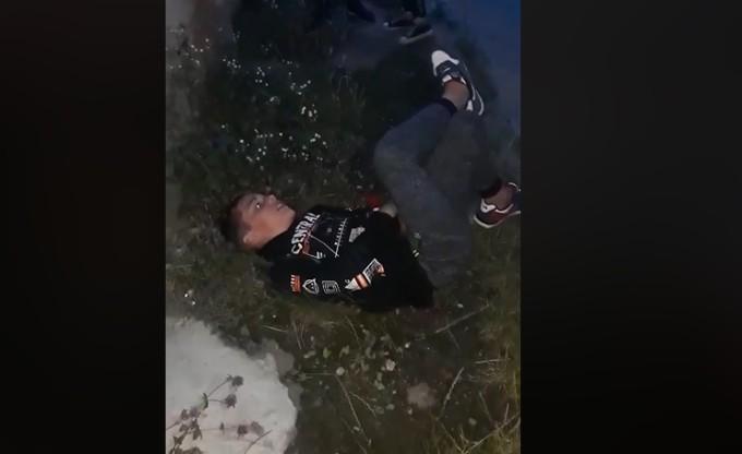 Imaginile durerii! Cum a fost umilit și bătut un băiat din Cugir de o fată și de alți copii aflați &icirc;n apropierea victimei