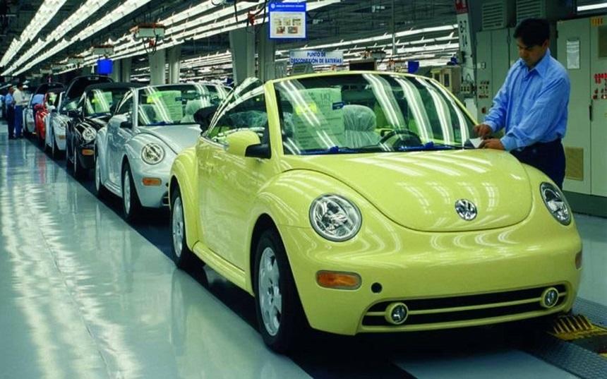 Volkswagen renunţă la fabricarea emblematicului VW Beetle. Ultima maşină va fi produsă la o fabrică din Mexic