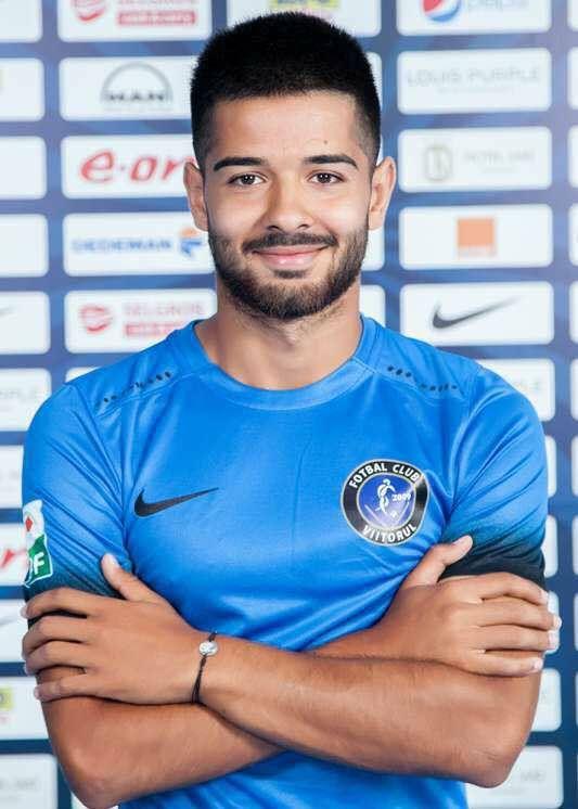 Ionuţ V&acirc;nă, despre transferul al FCSB: "Mă bucur că am făcut acest pas"