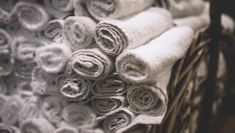 Amenajarea băii: ce e bine să știi când alegi prosoapele și textilele de baie