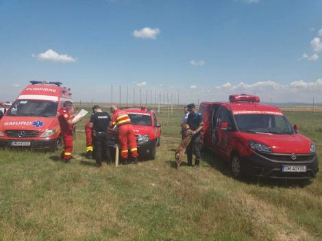 Echipaje de pompieri din Timiş şi Arad caută un cioban care a sunat la 112, acuzând dureri de cap şi stare de leşin