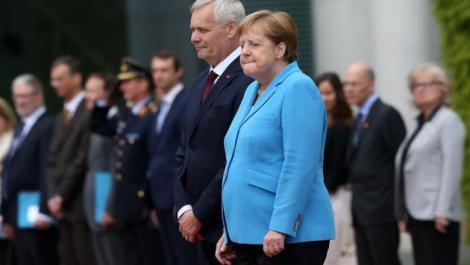 Tremuratul lui Merkel, o problemă ”privată”. Cancelarul Germaniei, suspectată că suferă de Parkinson