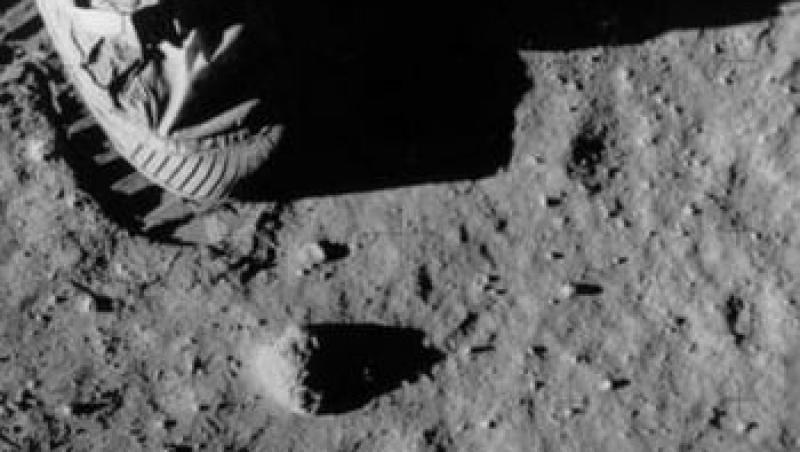 Aselenizarea: Teoriile conspirației legate de primul drum pe Lună