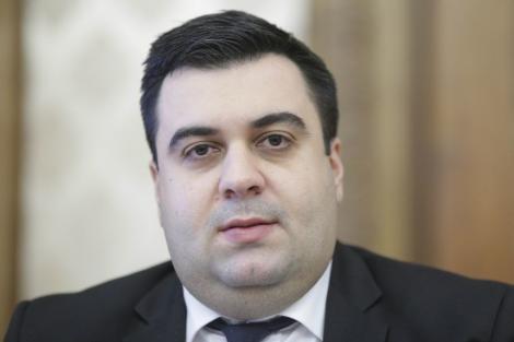 Ministrul Transporturilor, Răzvan Cuc, are mâna ruptă în urma accidentului în care a fost implicat
