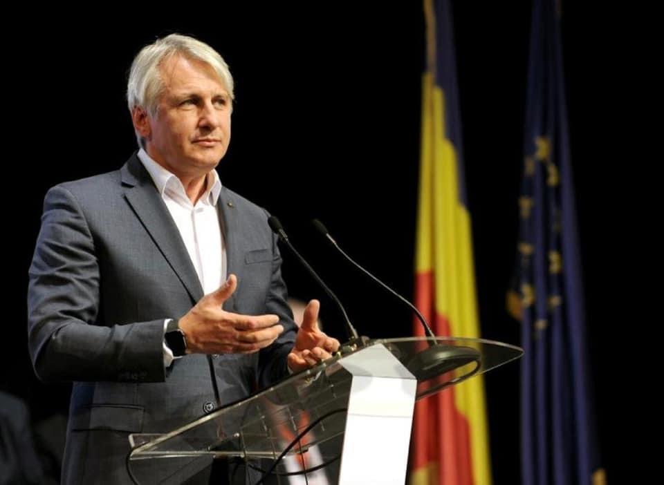 Teodorovici anunţă "taxă de solidaritate" pentru pensiile speciale de peste 10.000 de lei. Măsurile nu sunt cauze de lipsa banilor