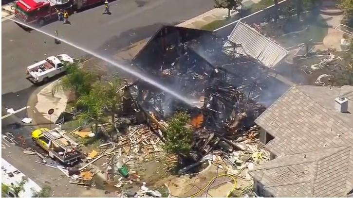 Un om a murit și alți 15 au fost răniți după ce o casă a explodat de la o conductă de gaze