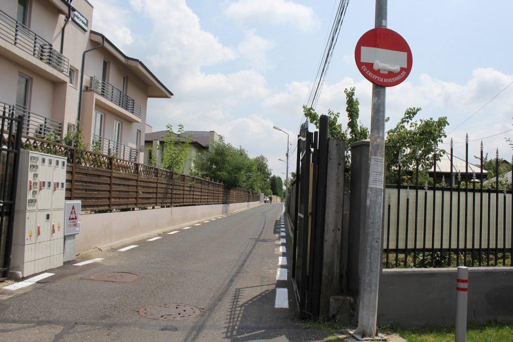 Primar acuzat că a &icirc;nchis circulația pe strada pe care locuiește