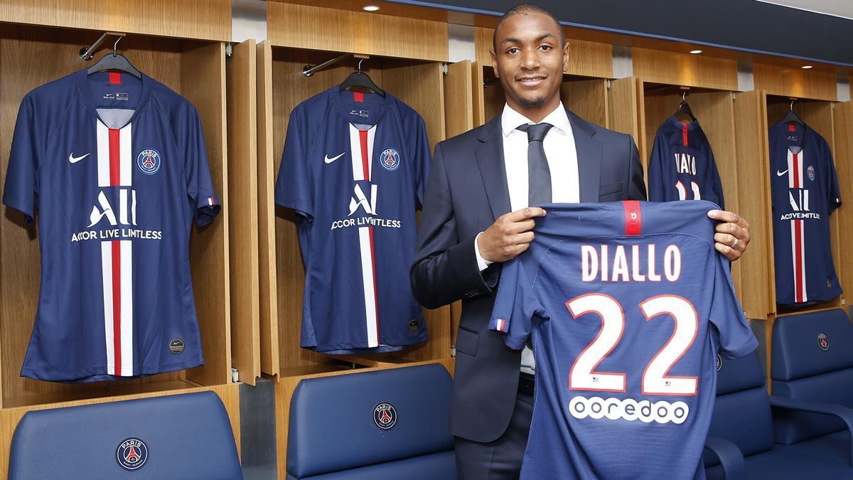 PSG l-a achiziţionat pe fundaşul Abdou Diallo de la Borussia Dortmund pentru 32 de milioane de euro