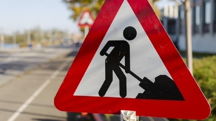 Traficul pe DN 2, drum care leagă Bucureştiul de nordul Moldovei, întrerupt în judeţul Bacău din cauza unor lucrări