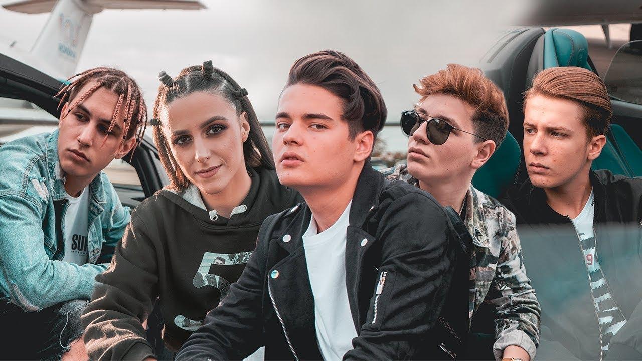 Momente de panică. Cunoscutul vlogger rom&acirc;n, Selly, a căzut &icirc;n gol de la 4000 de metri. Totul s-a &icirc;nt&acirc;mplat din cauza unui pariu