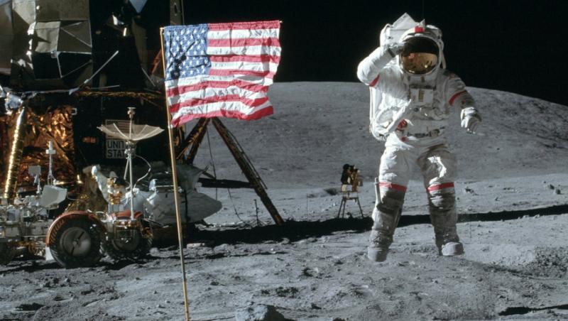 50 de ani de la aselenizare. Neil Armstrong a venit înapoi cu suveniruri: 