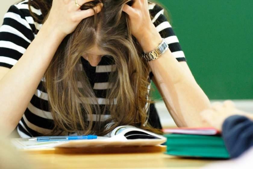 Fraudă la Titularizare 2019: C&acirc;ți profesori au fost prinși copiind la examen și ce riscă